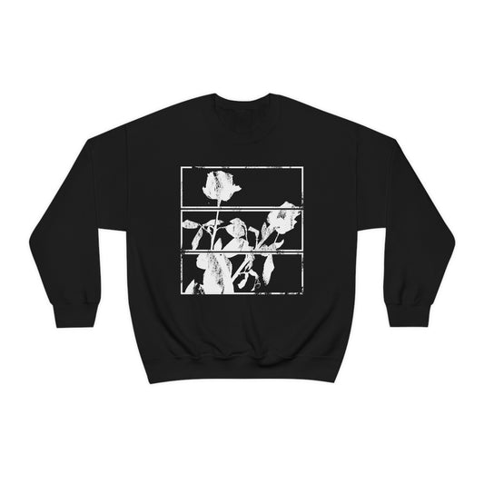 Black Roses Sweatshirt Aesthetic Soft Grunge Sweater Clothing, Alternative Clothes, Pastel Goth Jumper Gothic Pullover, Urban Streetwear